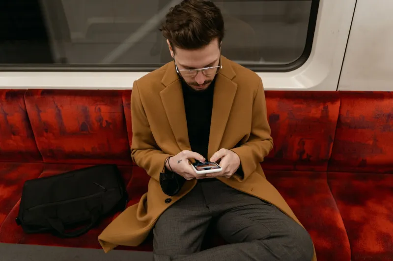 Five Minutes, One Spin: How Bite-Sized Gaming Is Taking Over America's In-Between Moments
