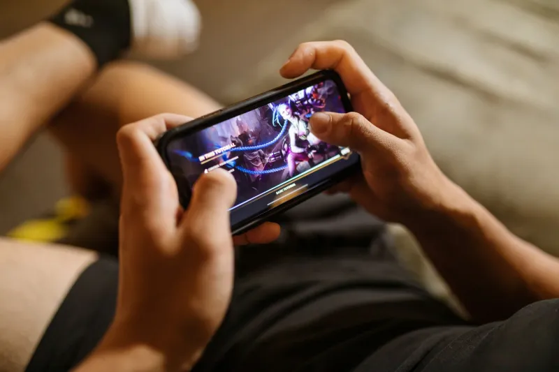 Read the Room, Then the Reels: A Player's Field Guide to Judging a Game Before the First Spin